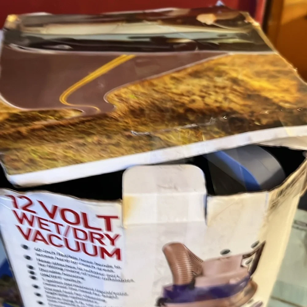 12 VOLT WET/DRY VACUUM, NEW IN BOX , UNUSED ! - Picture 13 of 16